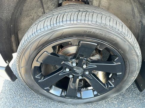 Used 2018 Chevrolet Silverado 1500 LT w/ All Star Edition AWD/4WD image 13