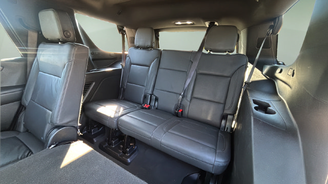 Used 2025 Chevrolet Tahoe LT RWD image 32
