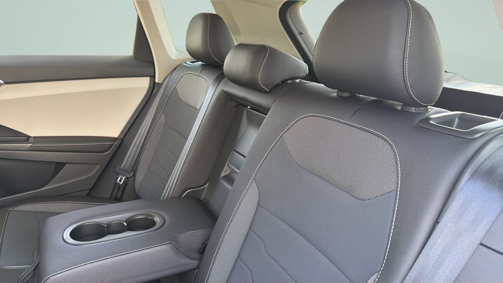 New 2026 Volkswagen Taos SE FWD image 30