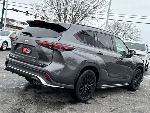 Used 2024 Toyota Highlander XSE image 17