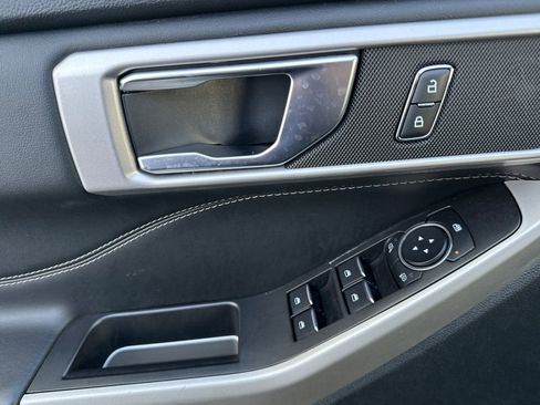 Used 2024 Ford Explorer XLT w/ Equipment Group 202A image 11