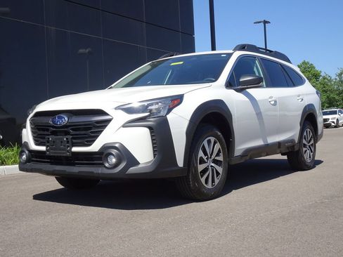 Used 2024 Subaru Outback AWD/4WD image 28