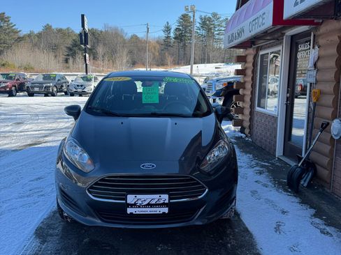 Used 2017 Ford Fiesta SE w/ Cold Weather Package image 3