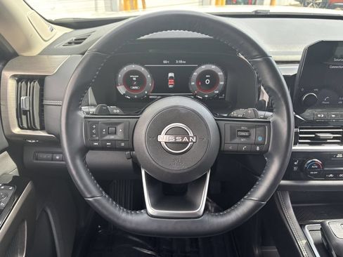 Used 2023 Nissan Pathfinder Platinum w/ Cargo Package AWD/4WD image 14