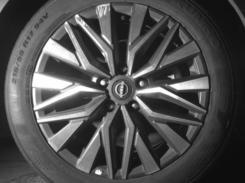 Used 2025 Nissan Altima 2.5 SV image 13