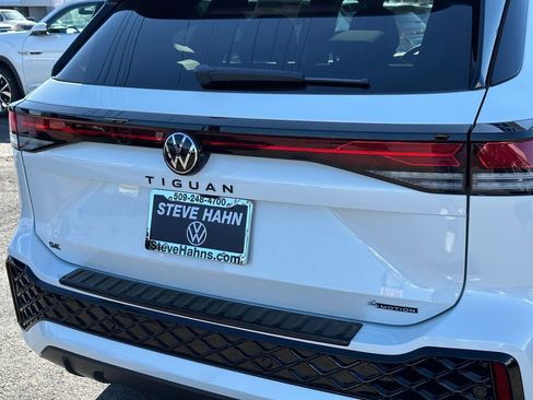New 2026 Volkswagen Tiguan SE R-Line AWD/4WD image 13