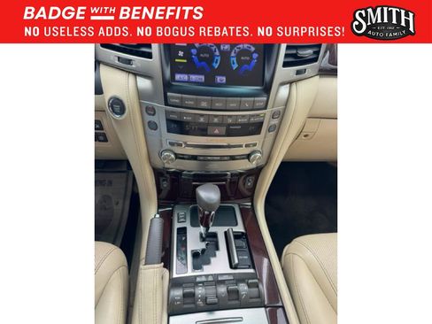 Used 2013 Lexus LX 570 4WD w/ Luxury Pkg image 15