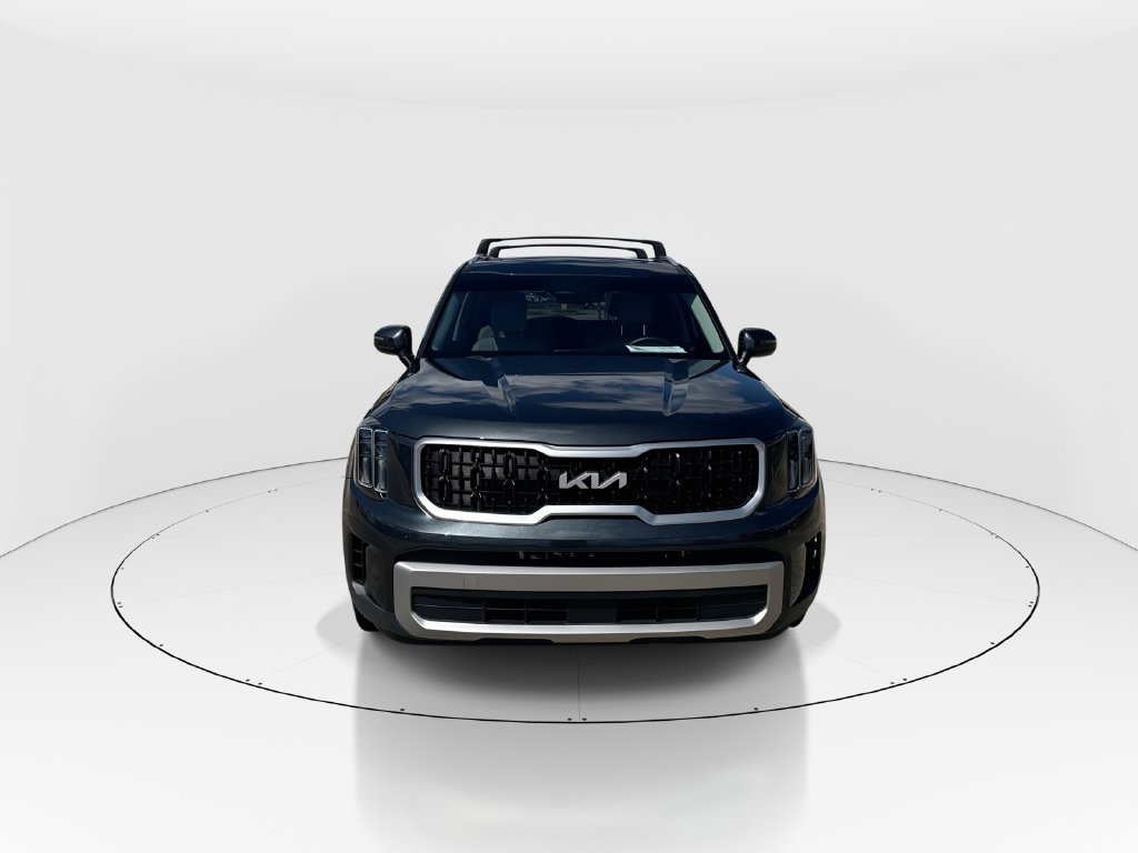 Used 2023 Kia Telluride EX w/ EX Captain's Chair Package FWD image 3