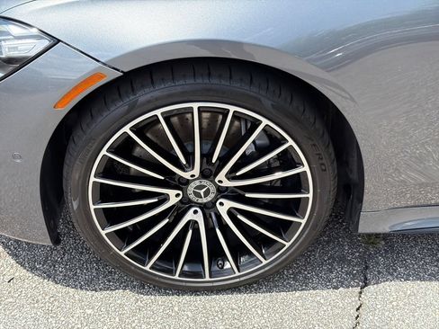 Used 2022 Mercedes-Benz S 580 4MATIC Sedan w/ AMG Line Package image 11