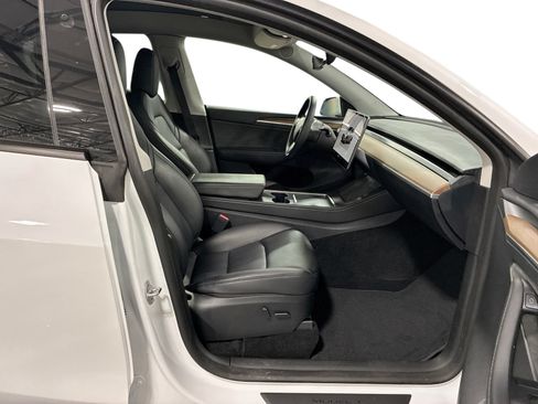 Certified 2023 Tesla Model Y Long Range AWD/4WD image 13