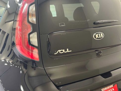 Used 2016 Kia Soul EV + image 7