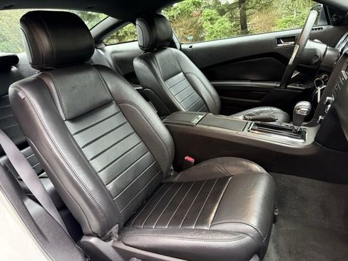 Used 2012 Ford Mustang GT Premium image 8