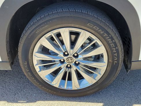 Used 2025 Toyota Grand Highlander AWD image 7