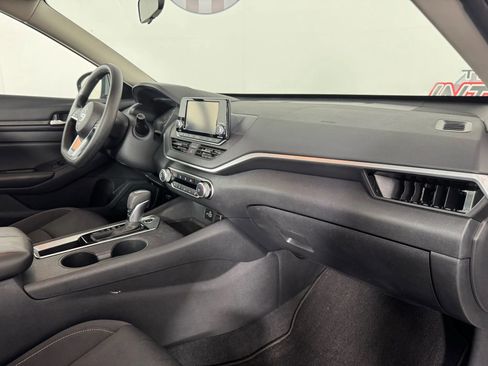Used 2022 Nissan Altima 2.5 S image 12
