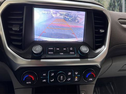 Used 2017 GMC Acadia SLT image 25