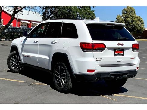 Used 2020 Jeep Grand Cherokee Trailhawk w/ Premium Lighting Group image 12