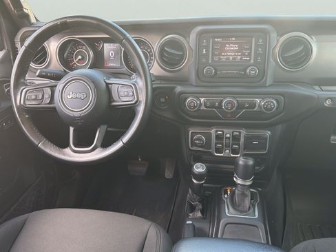Used 2018 Jeep Wrangler Unlimited Sport S AWD/4WD image 9