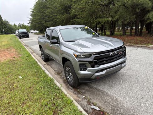 Certified 2024 Chevrolet Colorado Z71 w/ Z71 Convenience Package 2 AWD/4WD image 2