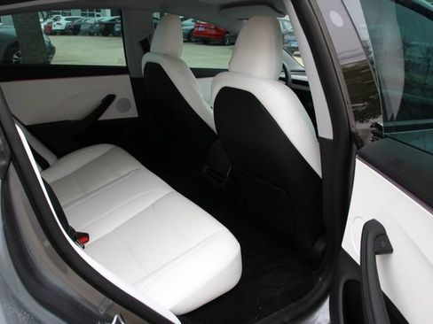 Used 2024 Tesla Model 3 Standard Range image 33