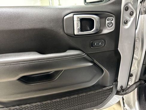 Used 2023 Jeep Wrangler Unlimited Sahara AWD/4WD image 21