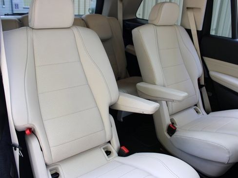 Used 2024 Mercedes-Benz GLS 450 GLS 450 4MATIC image 15