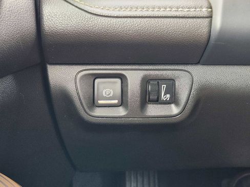 Used 2023 GMC Acadia SLE image 22