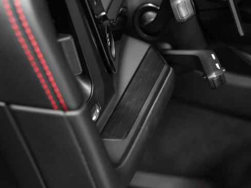 Certified 2025 Porsche Cayenne GTS AWD/4WD image 36