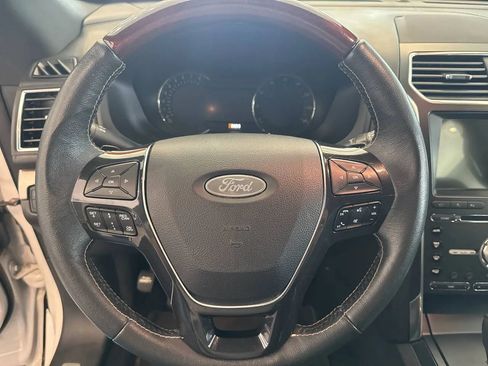 Used 2018 Ford Explorer Platinum AWD/4WD image 25