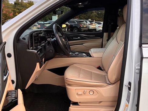 Used 2023 Cadillac Escalade Premium Luxury w/ Performance Package AWD/4WD image 27
