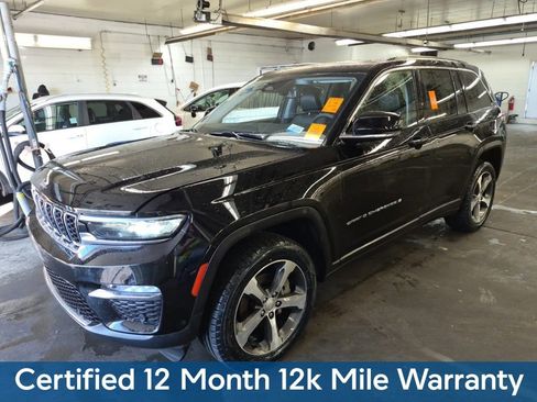 Used 2023 Jeep Grand Cherokee Limited w/ Luxury Tech Group II AWD/4WD image 2