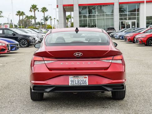 Used 2023 Hyundai Elantra SEL w/ Convenience Package image 8