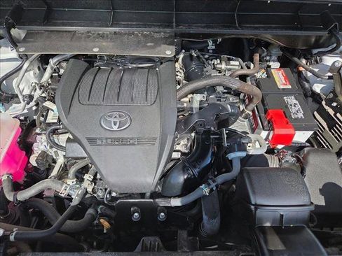 Used 2023 Toyota Highlander XLE image 23
