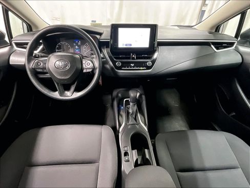 Used 2025 Toyota Corolla LE image 21