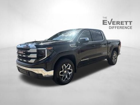Used 2025 GMC Sierra 1500 SLE AWD/4WD image 3