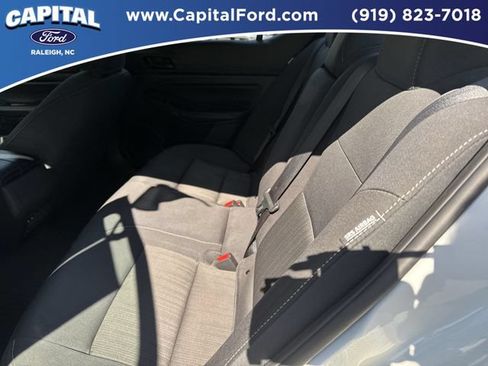 Used 2025 Nissan Altima 2.5 SV AWD/4WD image 18