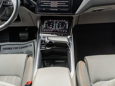 Used 2024 Audi Q8 e-tron Prestige image 13