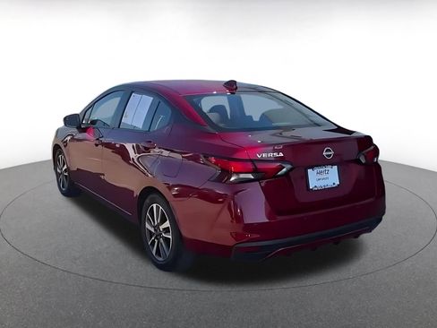 Used 2025 Nissan Versa SV image 9