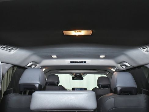 Used 2023 Toyota Sienna Limited image 73