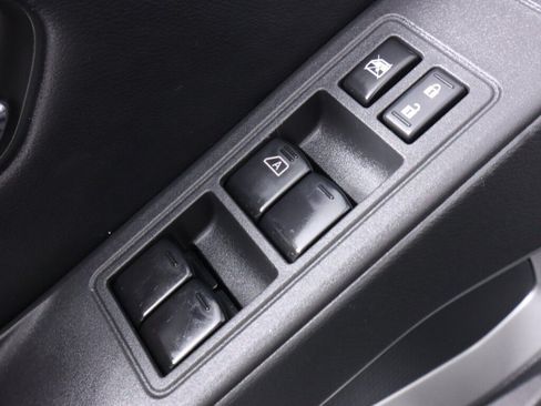 Used 2025 Nissan Frontier SV w/ SV Convenience Package RWD image 33