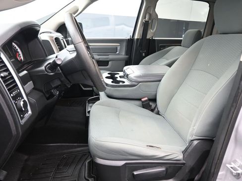 Used 2018 RAM 1500 Classic SLT image 2