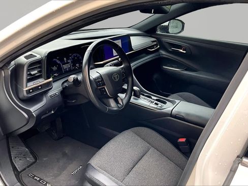 Certified 2023 Toyota Crown AWD/4WD image 18