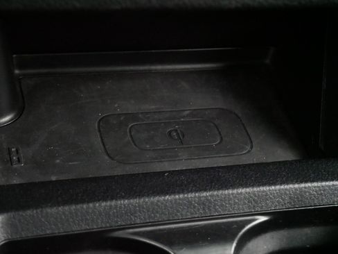 Used 2017 Toyota Tacoma TRD Off-Road AWD/4WD image 28