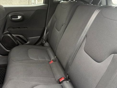 Used 2019 Jeep Renegade Sport image 34