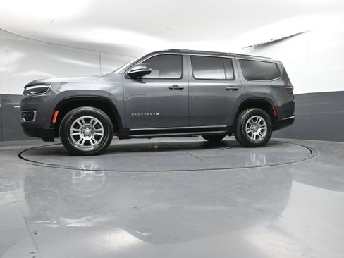 Used 2024 Jeep Wagoneer 2WD image 31