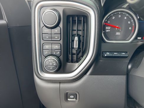 Used 2019 Chevrolet Silverado 1500 High Country w/ Technology Package image 22