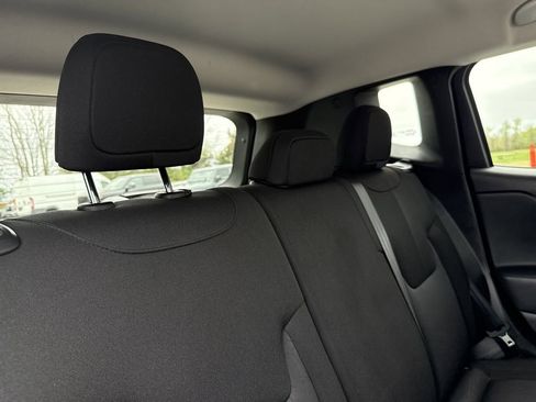 Used 2023 Jeep Renegade Trailhawk image 35