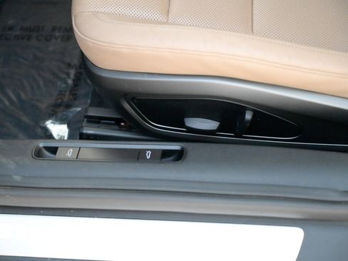 Used 2022 Porsche 911 Carrera image 18