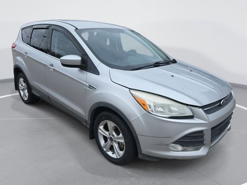 Used 2014 Ford Escape SE image 3