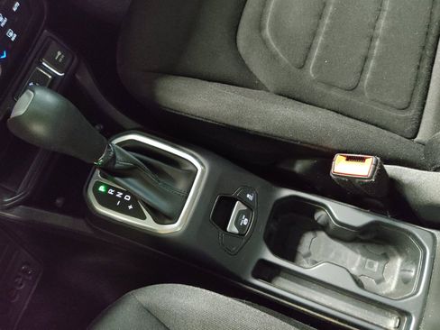 Used 2021 Jeep Renegade Latitude image 26