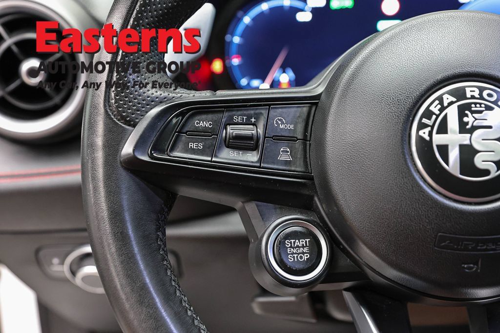 Used 2025 Alfa Romeo Tonale Tributo Italiano AWD/4WD image 15